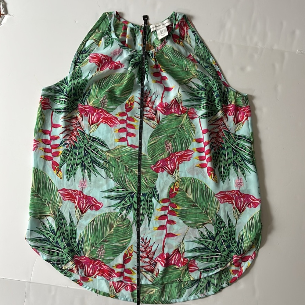 NWOT - Cupcake & Cashmere Floral Tropical PrintTop - Picture 10 of 10